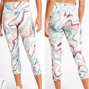 Athleta NEW Ultimate Stash Pocket Printed Capri Athletic Stretch Marbled Size XS